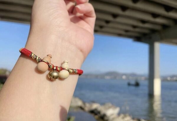 Portable Aura Purifier Honghua Herbs & Peach Wood Charm Bracelet - Image 4